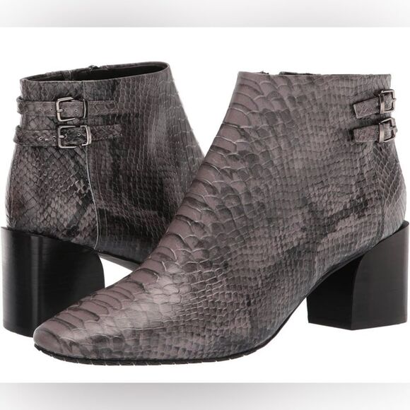 Donald Pliner Women's Bootie Ankle Snake print Boot Ladies 8.5 - Picture 1 of 12